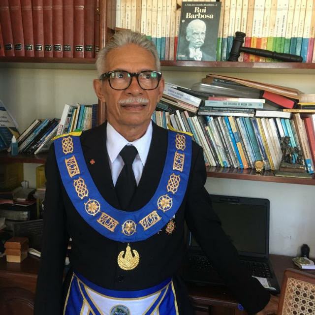 AS PREOCUPAÇÕES DA MAÇONARIA ATUAL A mais grave das preocupações atuais da maçonaria é a perpetuação da Sublime Ordem. Isto mesmo: manter-se viva e atuante, como já foi no passado. A existência de nossa Ordem está ameaçada, lamentavelmente, pela evasão desenfreada que observamos.